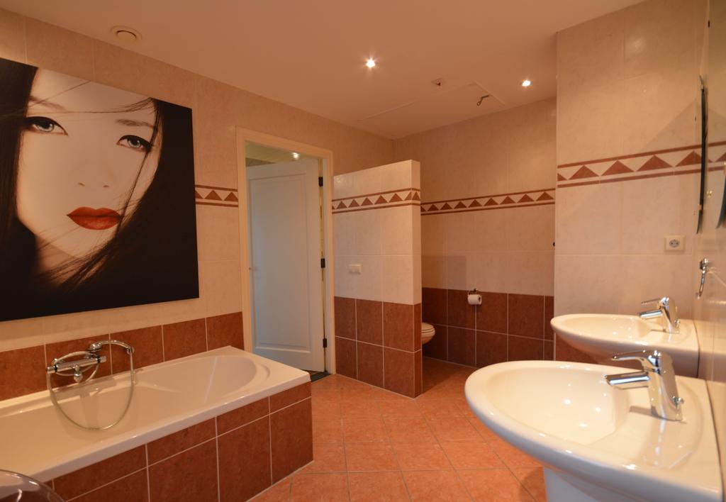 Wake Up Call Bed & Breakfast Westbroek Extérieur photo